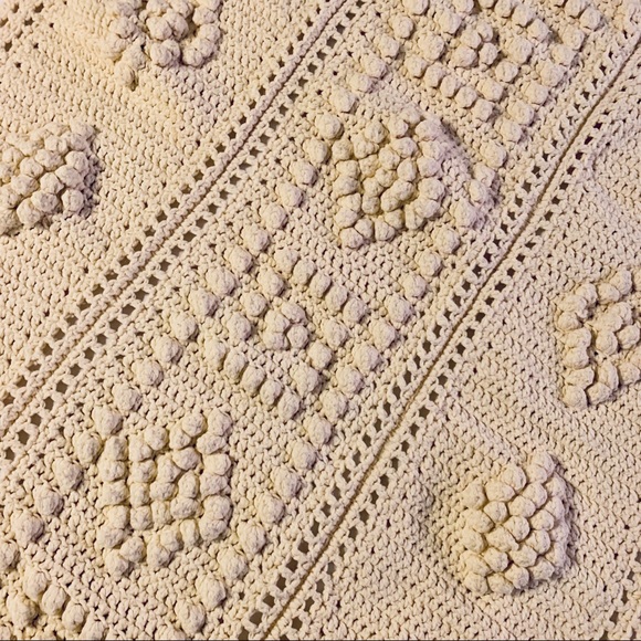 Handmade Chunky Knitted Off-White Blanket Throw - Picture 5 of 5